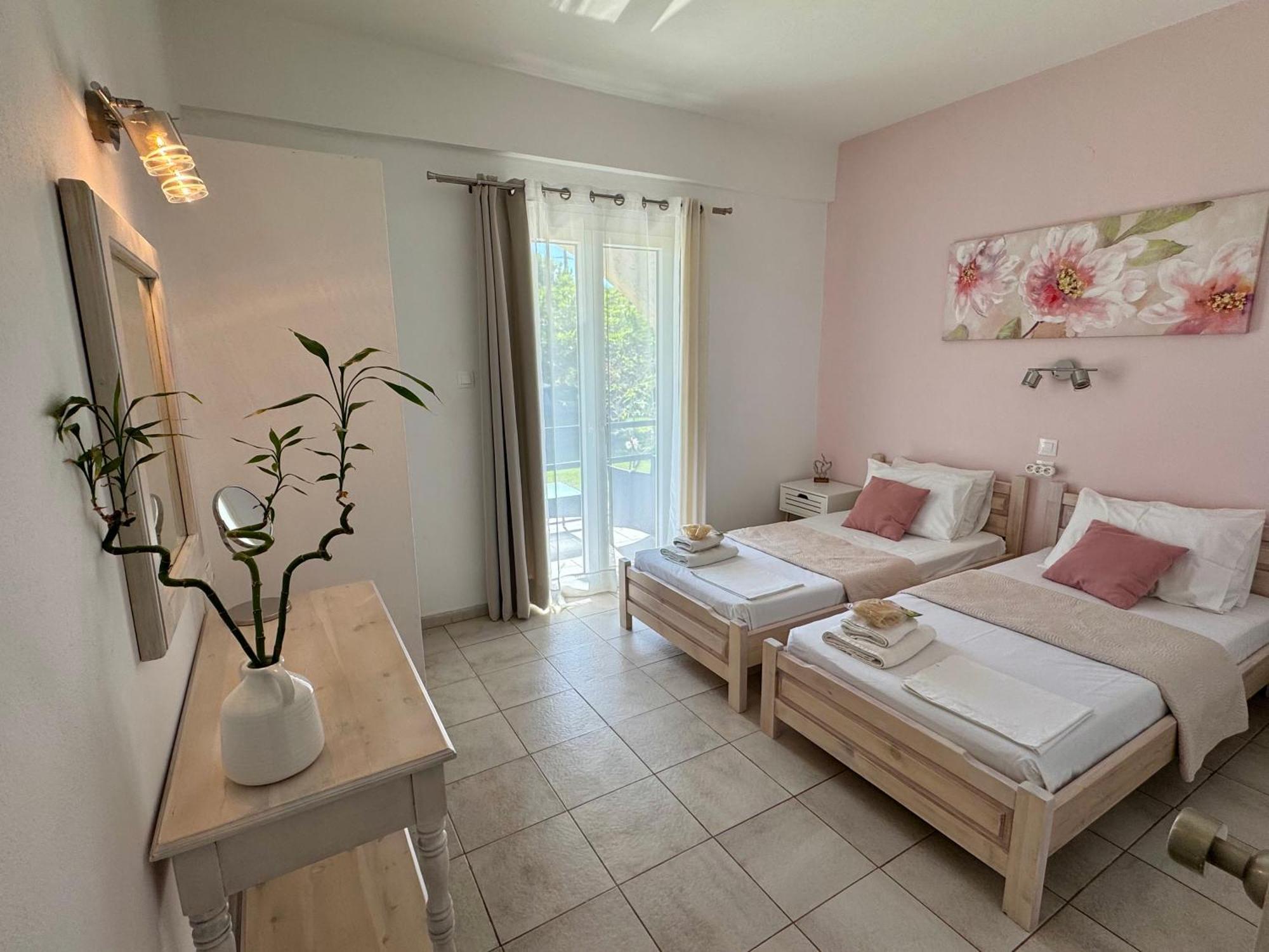 Sungate Villas Альмирос-Бич Экстерьер фото